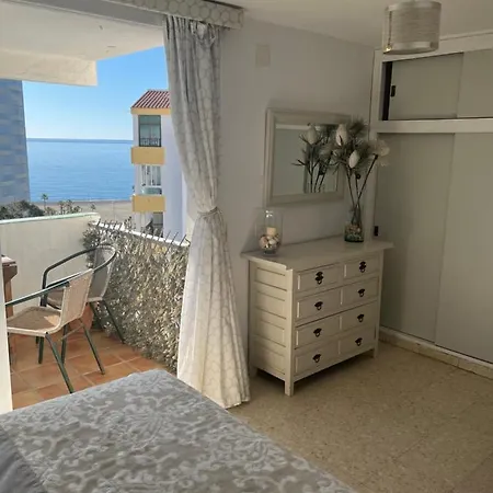 Апартаменты Large Three Bedroom Panoramic Sea Views Эстепона