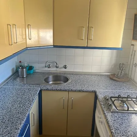 Апартаменты Large Three Bedroom Panoramic Sea Views *