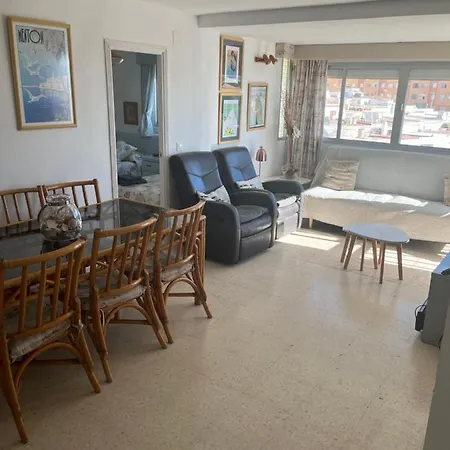 Апартаменты Large Three Bedroom Panoramic Sea Views *